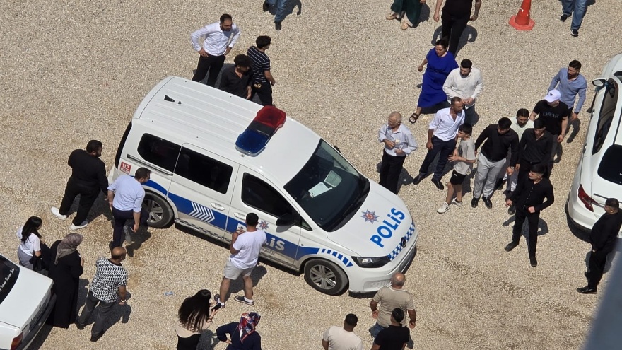 Ankara Sincan’da Düğün Kavgası Polis Aracına Saldırdı 2