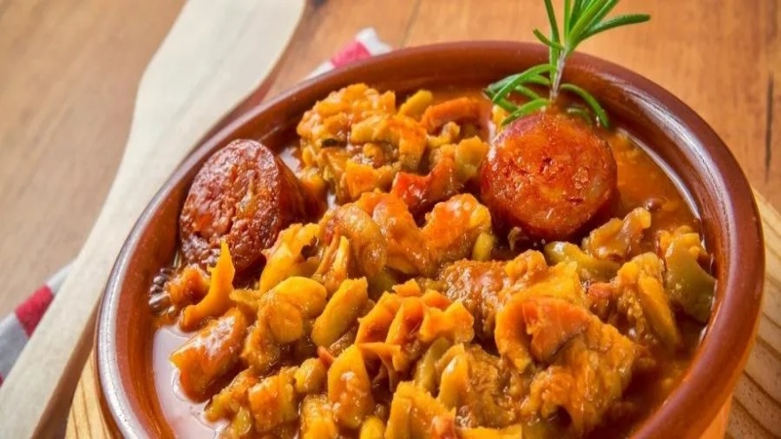 Güveçte Yemek Isıtırken Bunlara Dikkat!2