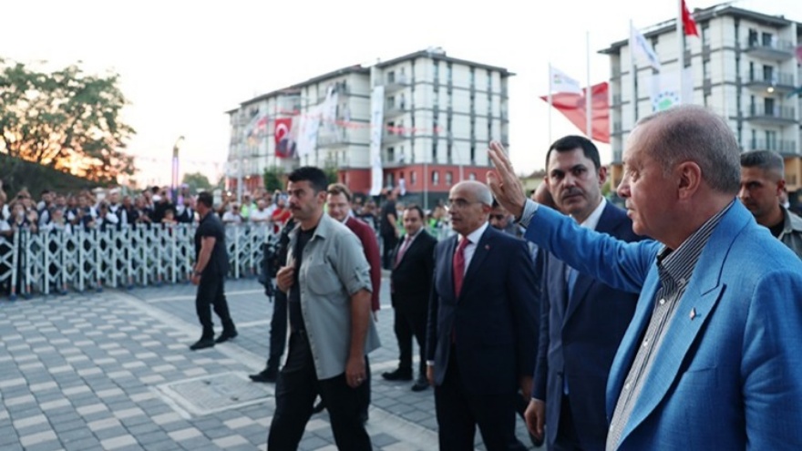 Erdoğan, Malatya'da Depremzede Ailenin Evinde Konuk Oldu2
