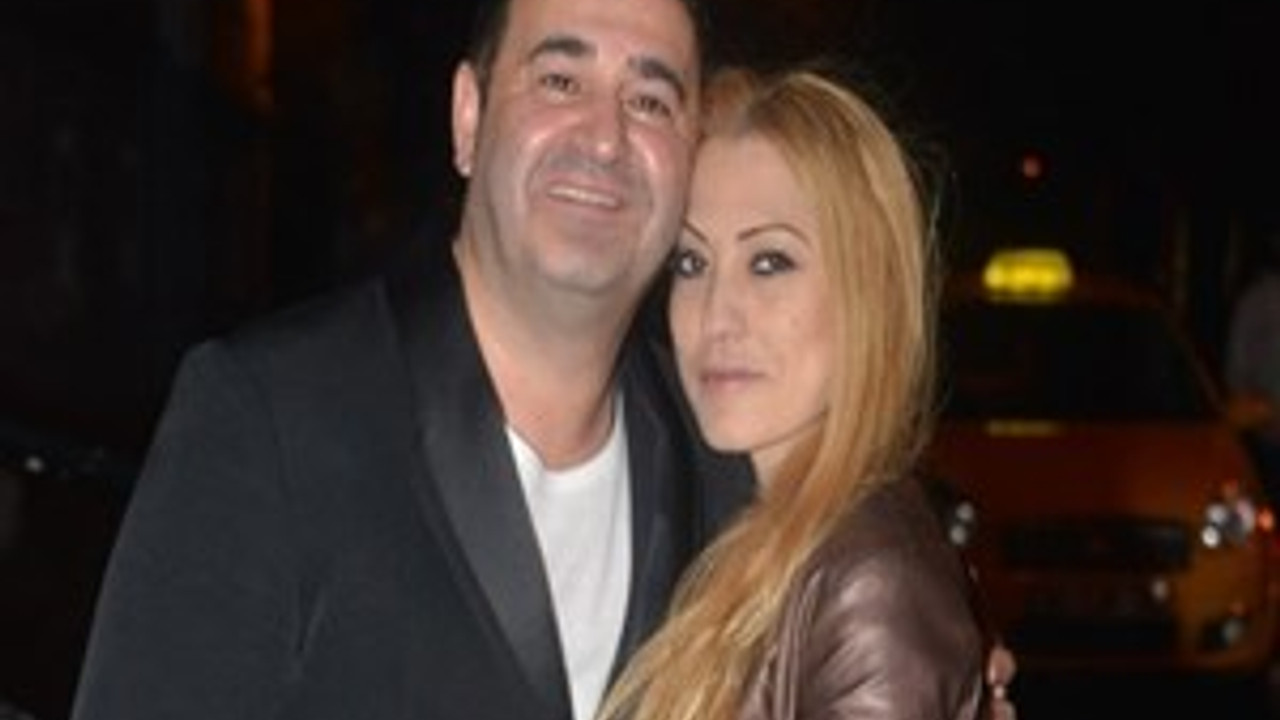 Esra Sezer Ve Şafak Sezer 1