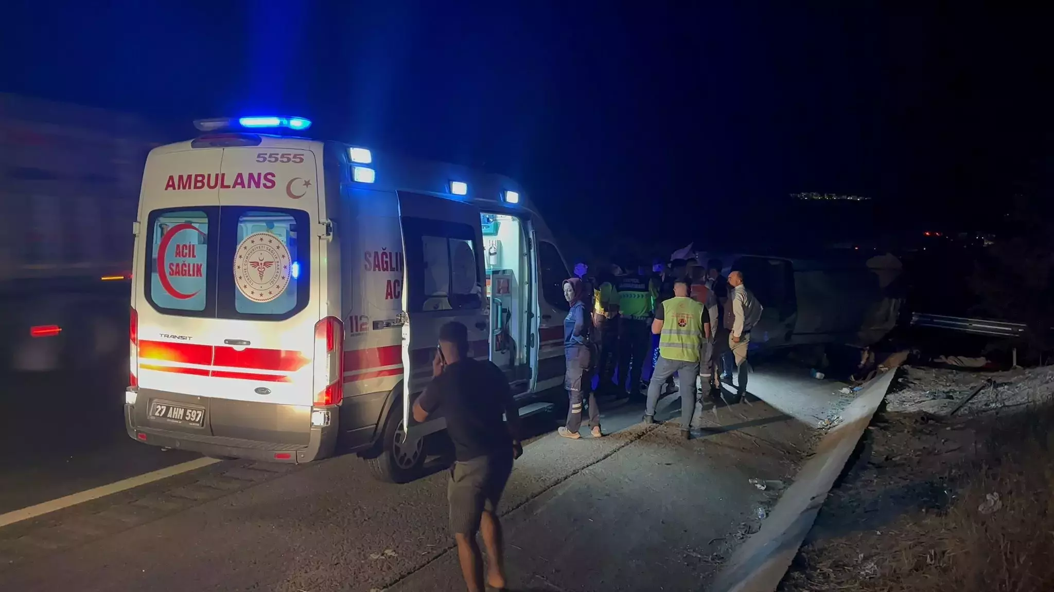 Gaziantepte Minibüs Devrildi 1