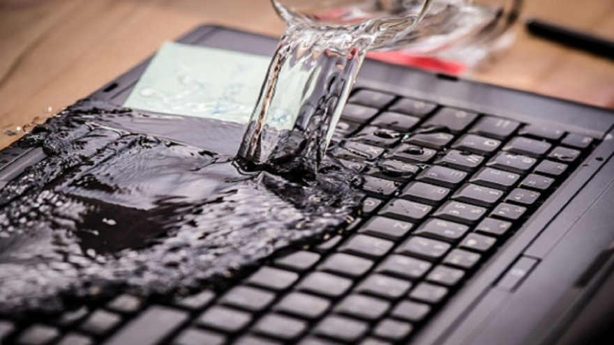 Laptopa Sıvı Dökülürse Ne Yapılmalıdır 2