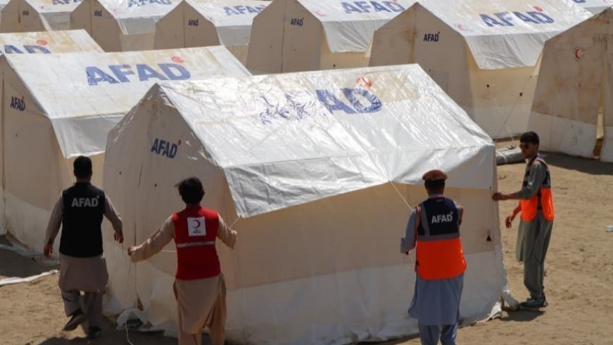 Türkiye, Afganistan'a Deprem Yardımı Gönderdi2