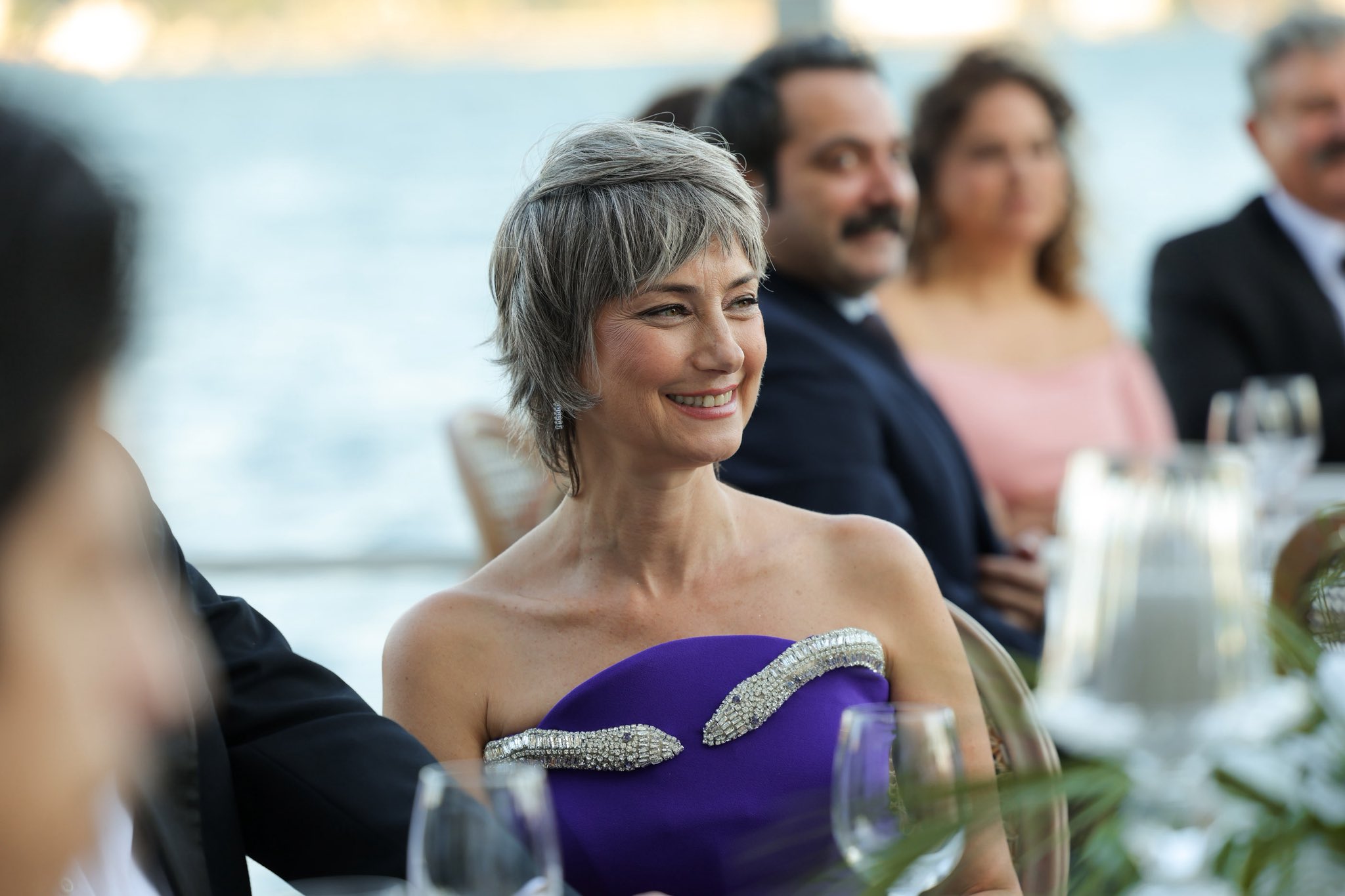 Aşk Ve Gözyaşı Karakterlerin Şıklığı (4)
