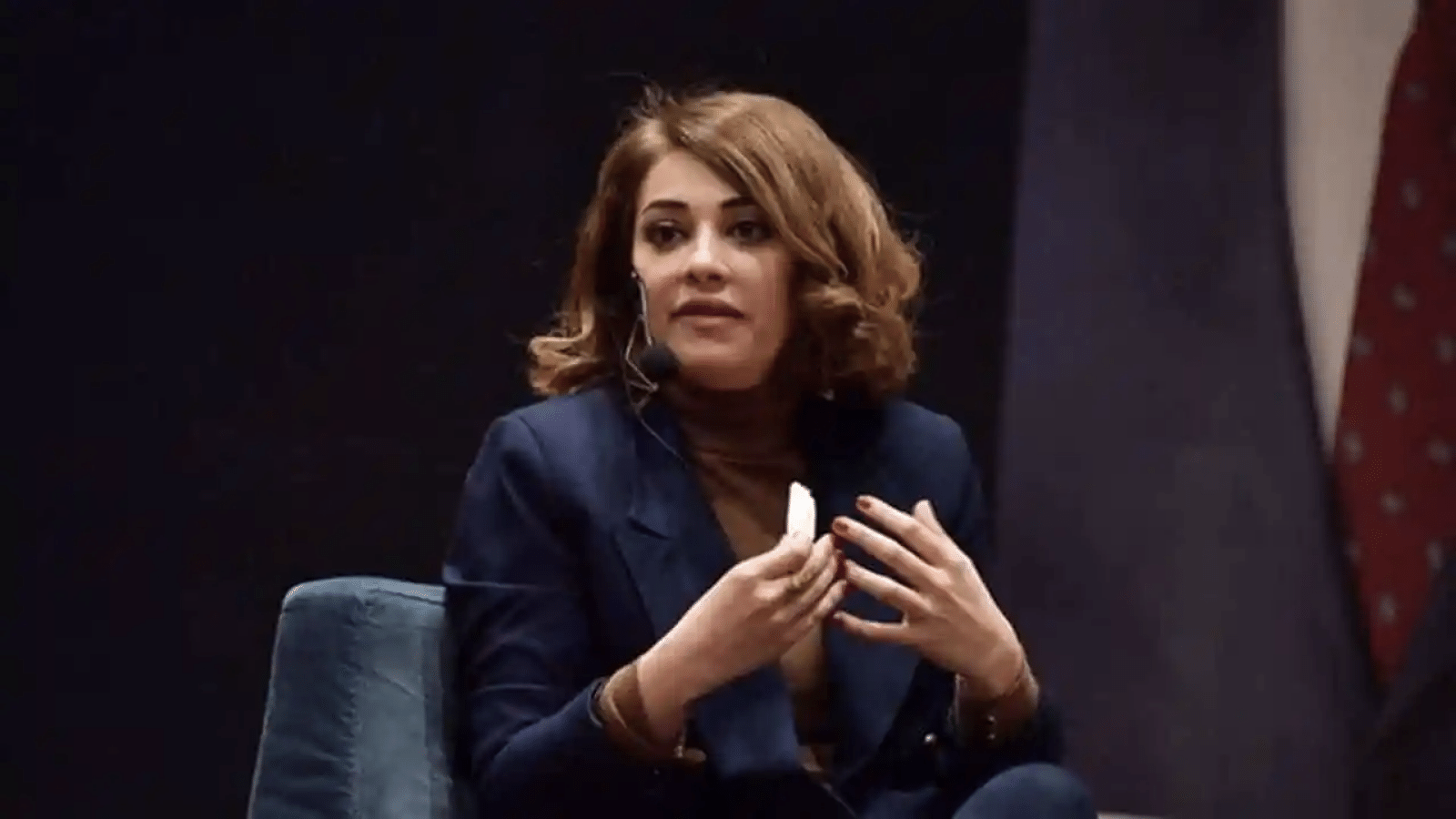 Feyza Altun-2
