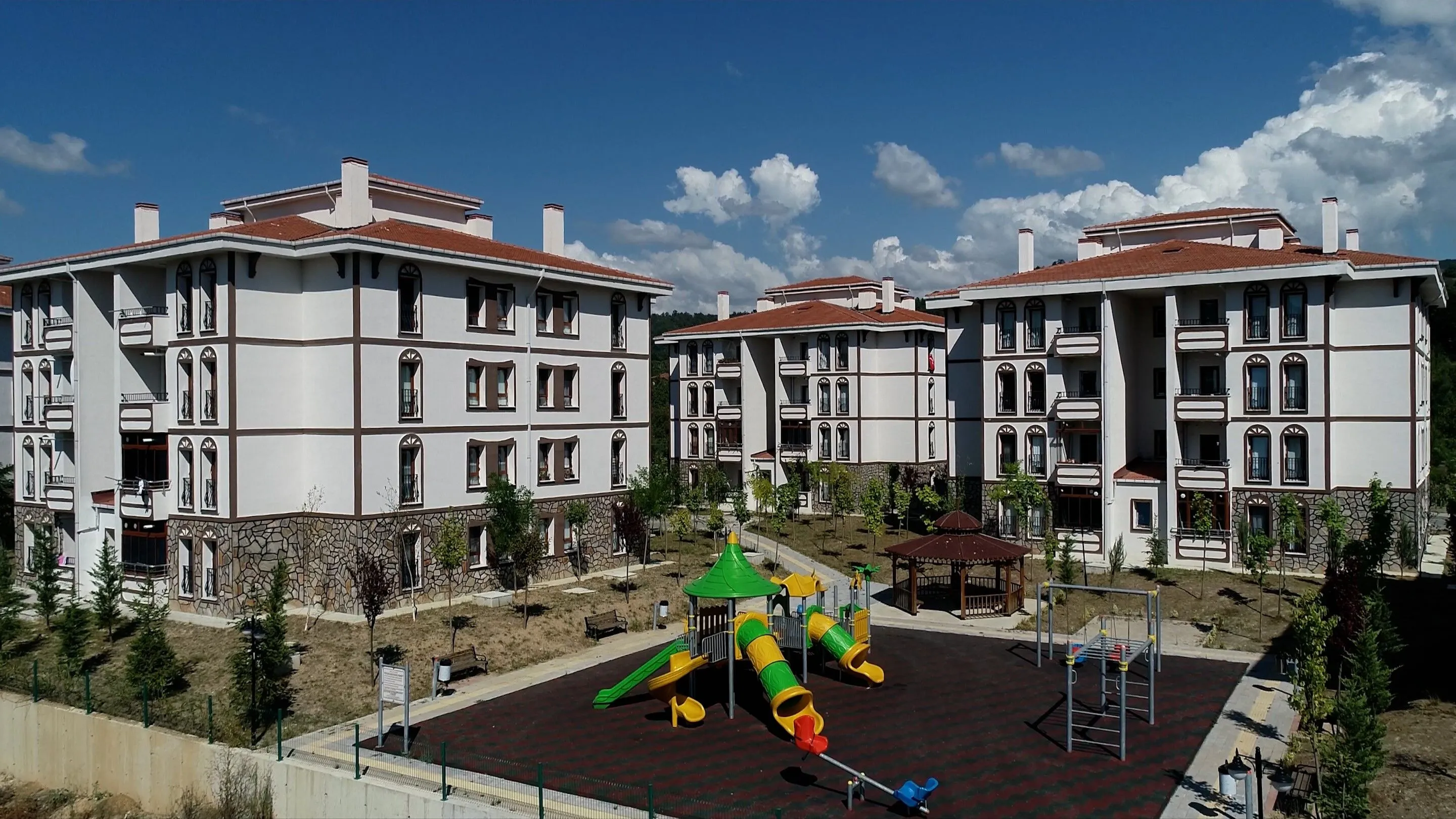 Toki̇ Binlerce Kişiye Tapu Dağıttı Erken Ödeme…1