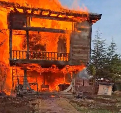 Ankara’da 200 Yıllık Tarihi Serender Yangında Yok Oldu 2