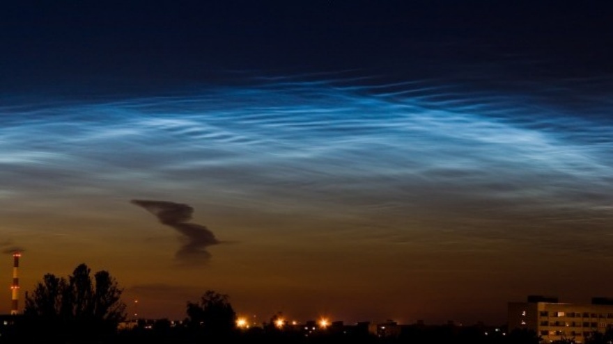 Gökyüzünde Parlayan Gece Bulutları Nasıl Oluşur
