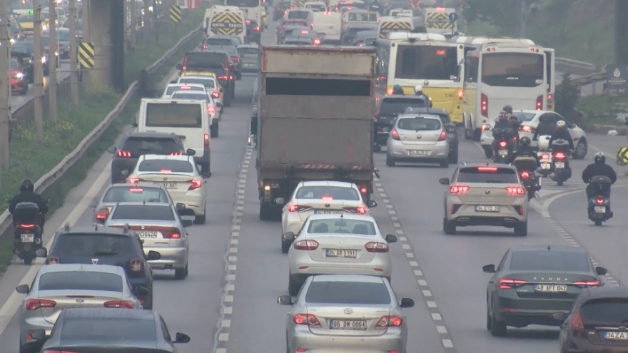 İstanbul’da Yoğun Trafik, Sürücülere Zor Anlar Yaşattı