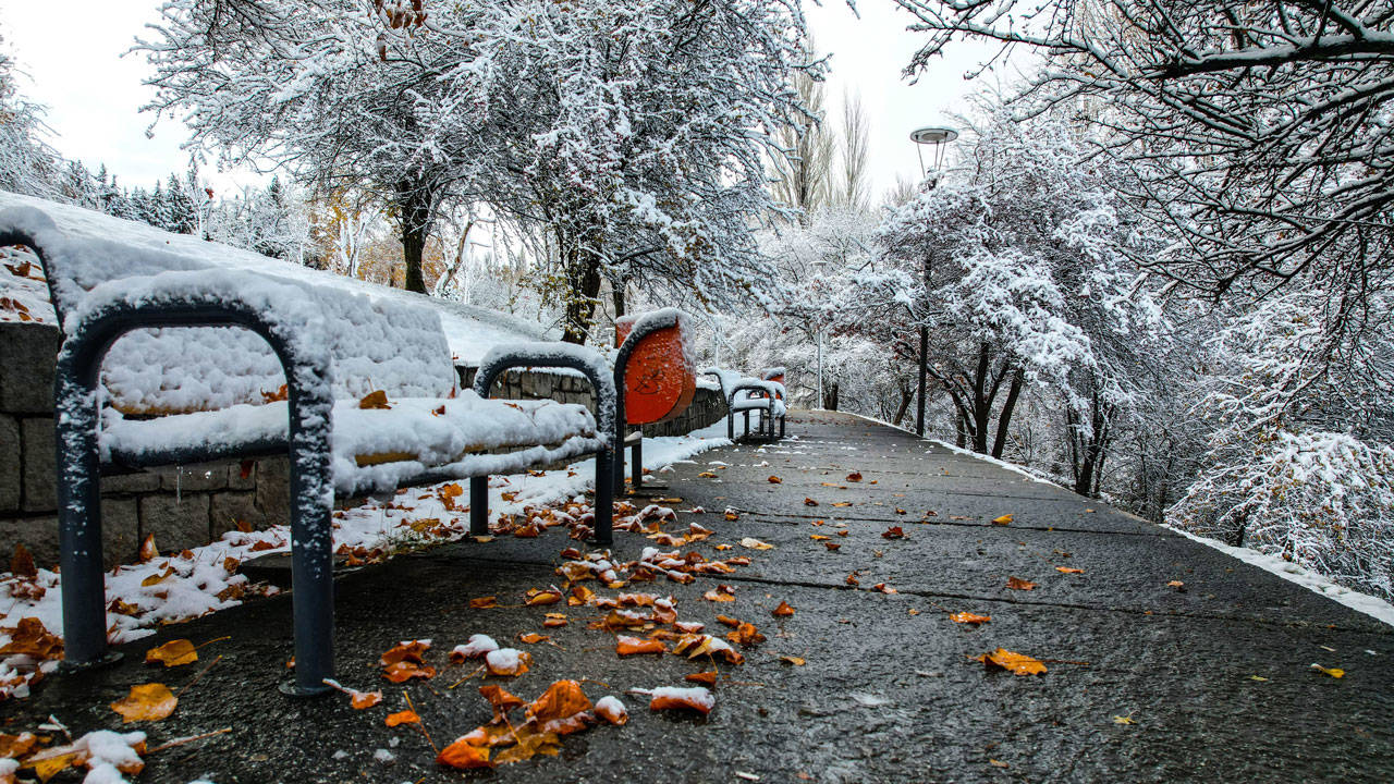 Ankara Daki Etkili Olan Kar Yagisi Goruntulendi