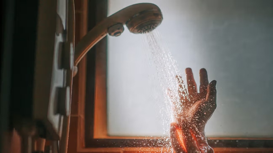 Rüyada Duş Aldığını Görmek, Duş Alıp Arınmak, Soyunarak Duşa Girmek, Herkesin İçinde Yıkanmak Ne Anlama Gelir 2