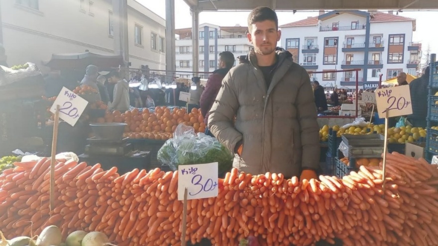 Beşikkaya Semt Pazarında Yeni Yılın İlk Etiketleri 4 Ocak 2026 Sebze Ve Meyve Fiyatları 14