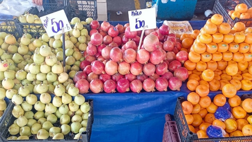 Beşikkaya Semt Pazarında Yeni Yılın İlk Pazarı 4 Ocak 2026 Sebze Ve Meyve Fiyatları7