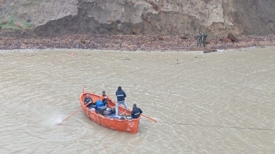 Karadeniz’de Türk Gemisi Sürüklenerek Karaya Oturdu2