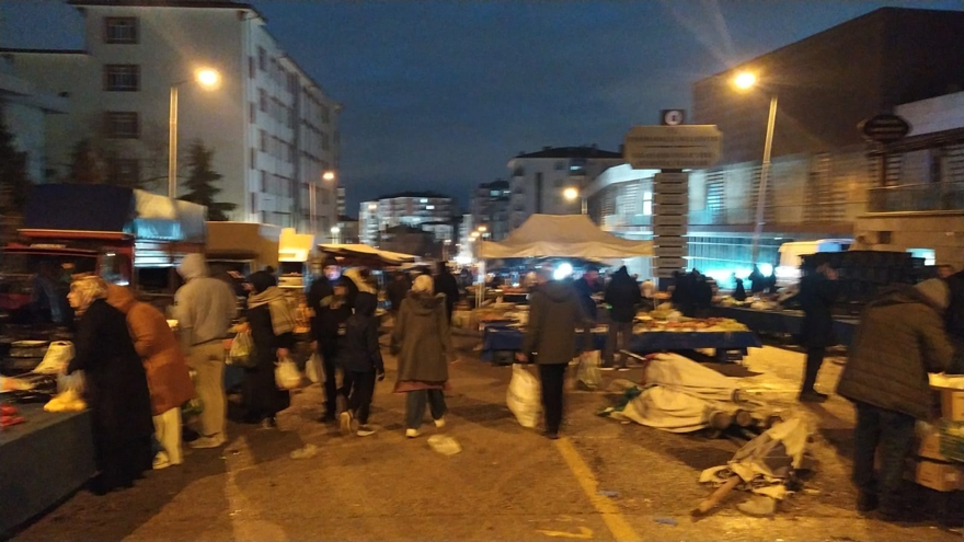 Karşıyaka Semt Pazarında Akşam Fiyatları Düştü: 12 Ocak 2026