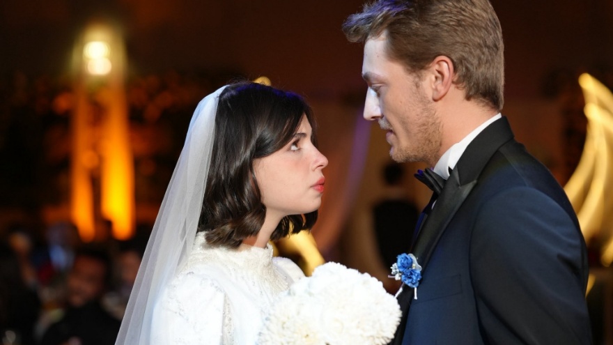 Taşacak Bu Deniz’de Beklenmedik Hamle Pimi Eleni Çekiyor3