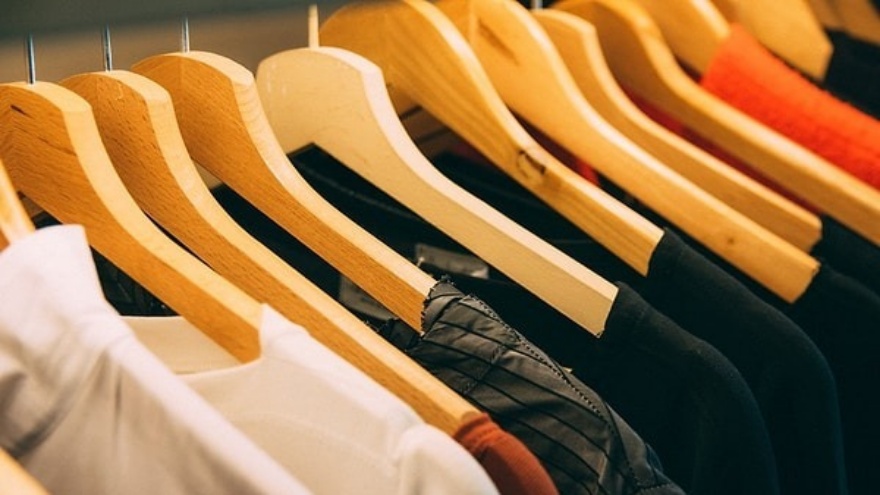 Tişörtler Neden Genellikle Bel Ve Göbek Hizasından Delinir 2