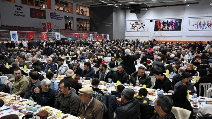 Abb Başkanı Mansur Yavaş, Mamaklılarla İftarda Bir Araya Geldi3