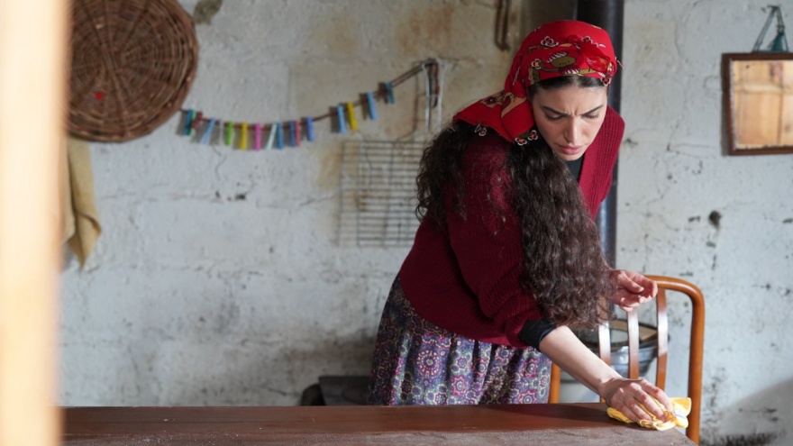 Taşacak Bu Deniz 19. Bölümde Büyük Kaza Eleni Ve Fadime Kurtulabilecek Mi 3