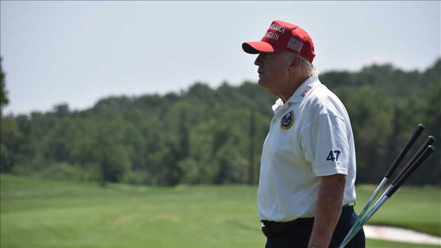 Trump Golf Oynarken