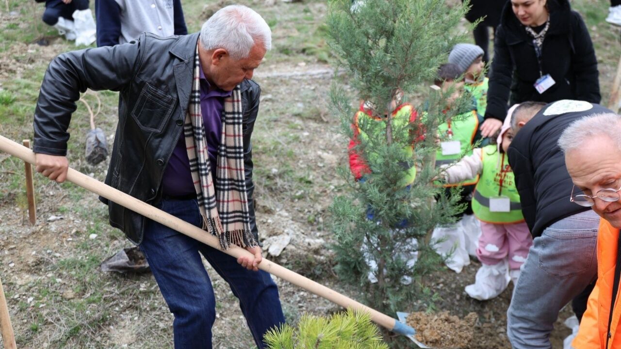 Mamak’ta Dünya Orman Haftası Fidan Dikme Etkinliğiyle Kutlandı 3