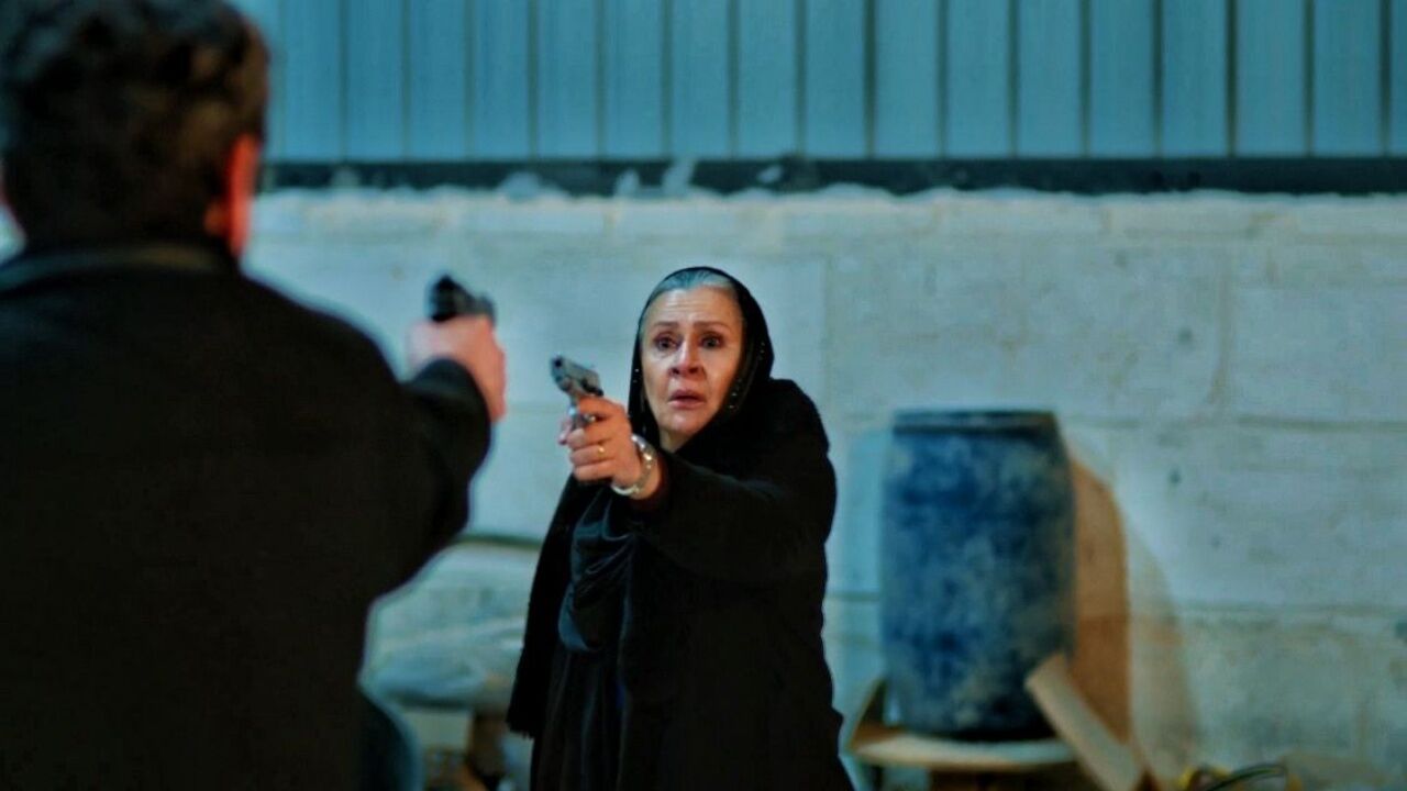 Uzak Şehir 53. Bölüm Tanıtımında Alya’nın Zor Kararı7