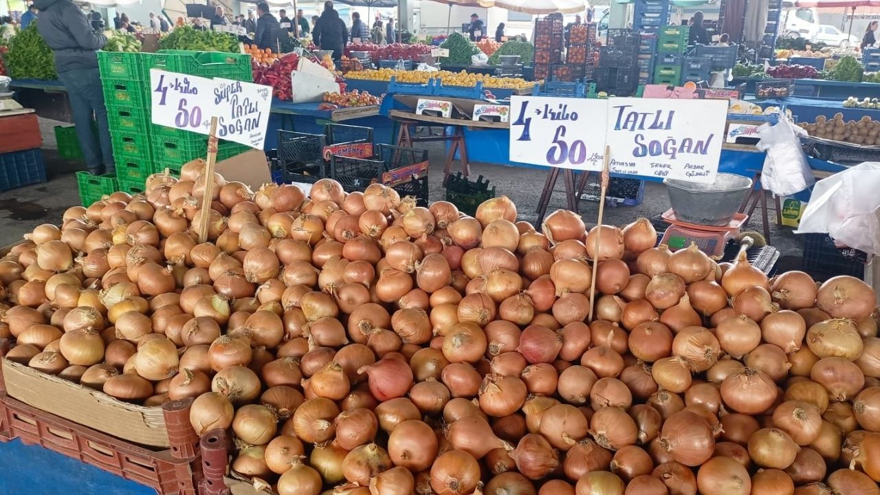 Karapürçek Pazar Soğan