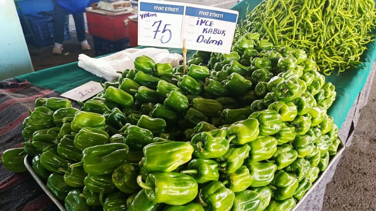 Karapürçek Semt Pazarı Dolmalık Biber