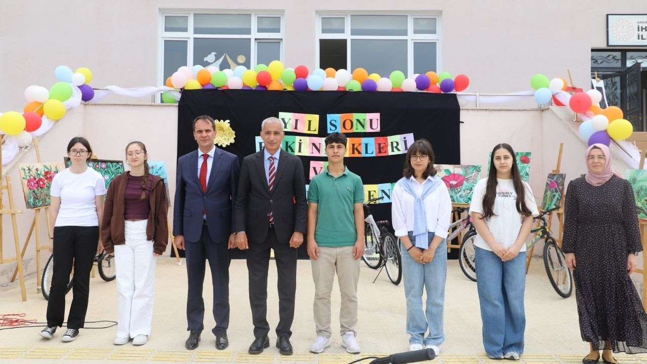 Gölbaşı'nda Dereceye Giren Öğrenciler Bisikletlerine Kavuştu