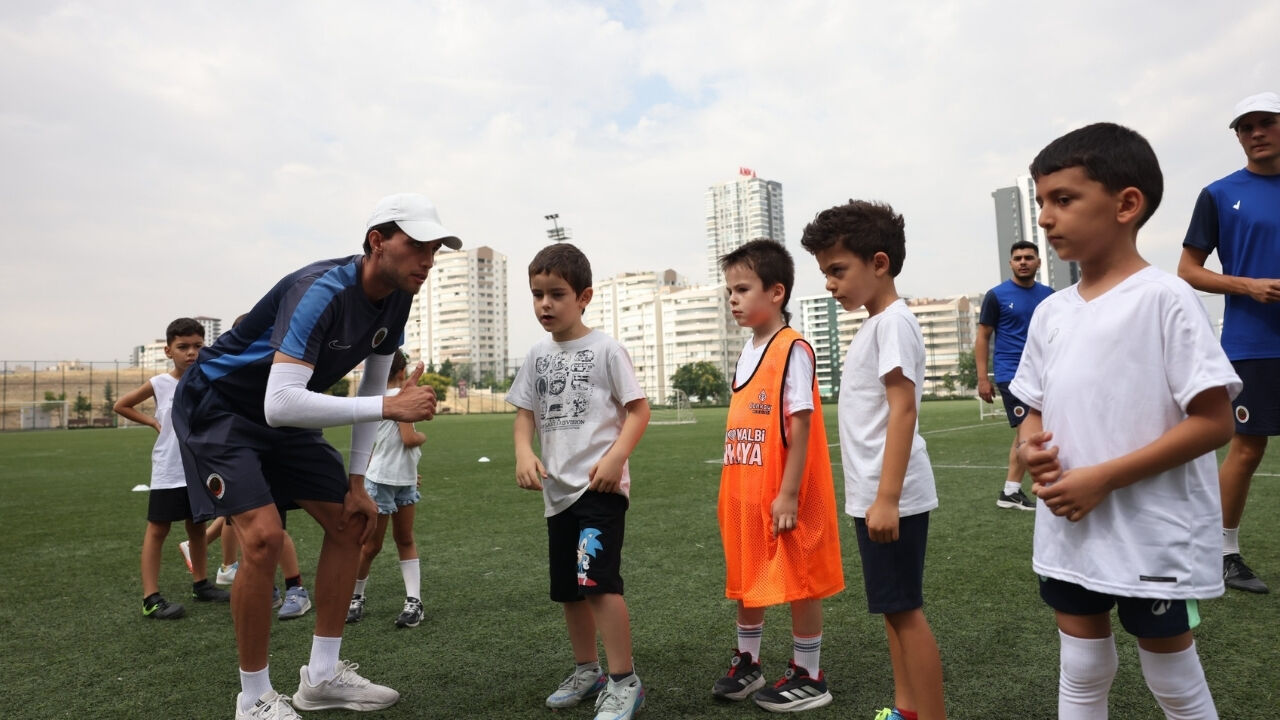 Çankaya Belediyesi ve Gençlerbirliği İş Birliğiyle Ücretsiz Futbol Okulu