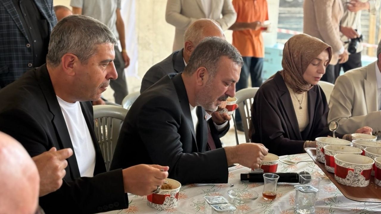 Sincan'da Kimsesiz Engelliler Huzurevi İnşaatında Aşure Etkinliği Düzenlendi
