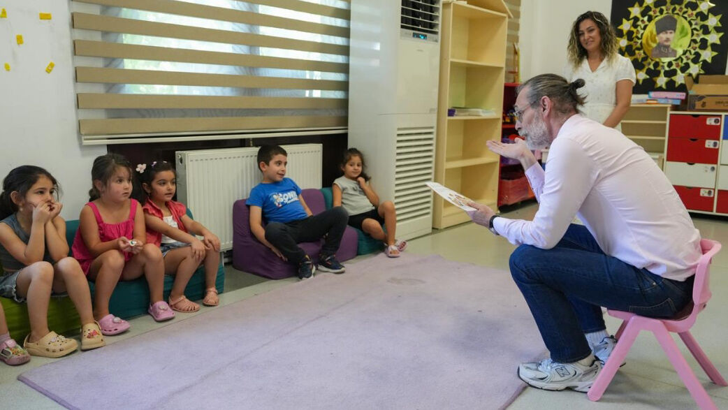 Erdal Beşikcioğlu'ndan Eryaman'da Ziyaret Turu: Esnaf ve Çocuklarla Buluştu