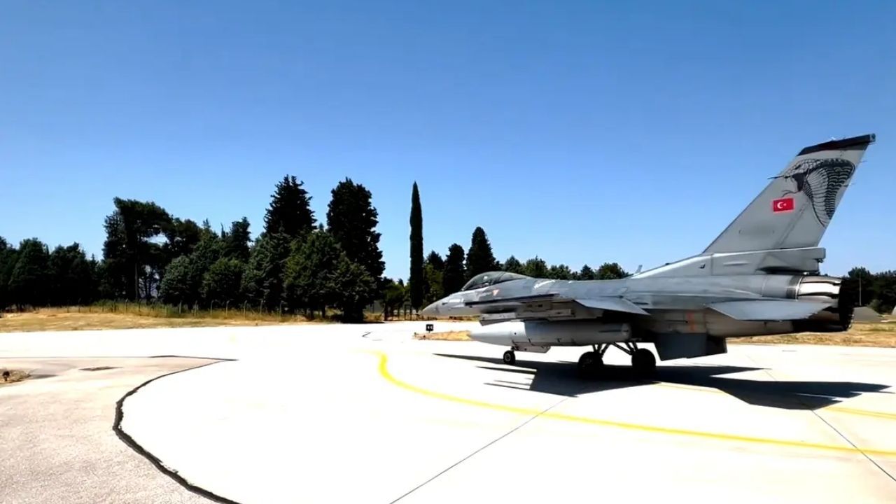 MSB'den Karadeniz'de F-16 Eğitim Uçuşu Paylaşımı