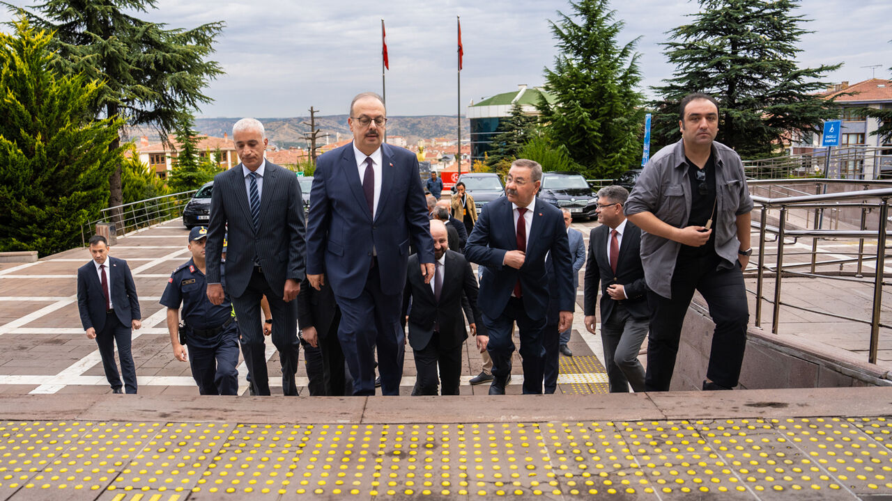 Vali Canbolat’tan Gölbaşı’nda Yoğun Mesai: Belediye, ASELSAN ve Şehit Ailesine Ziyaret