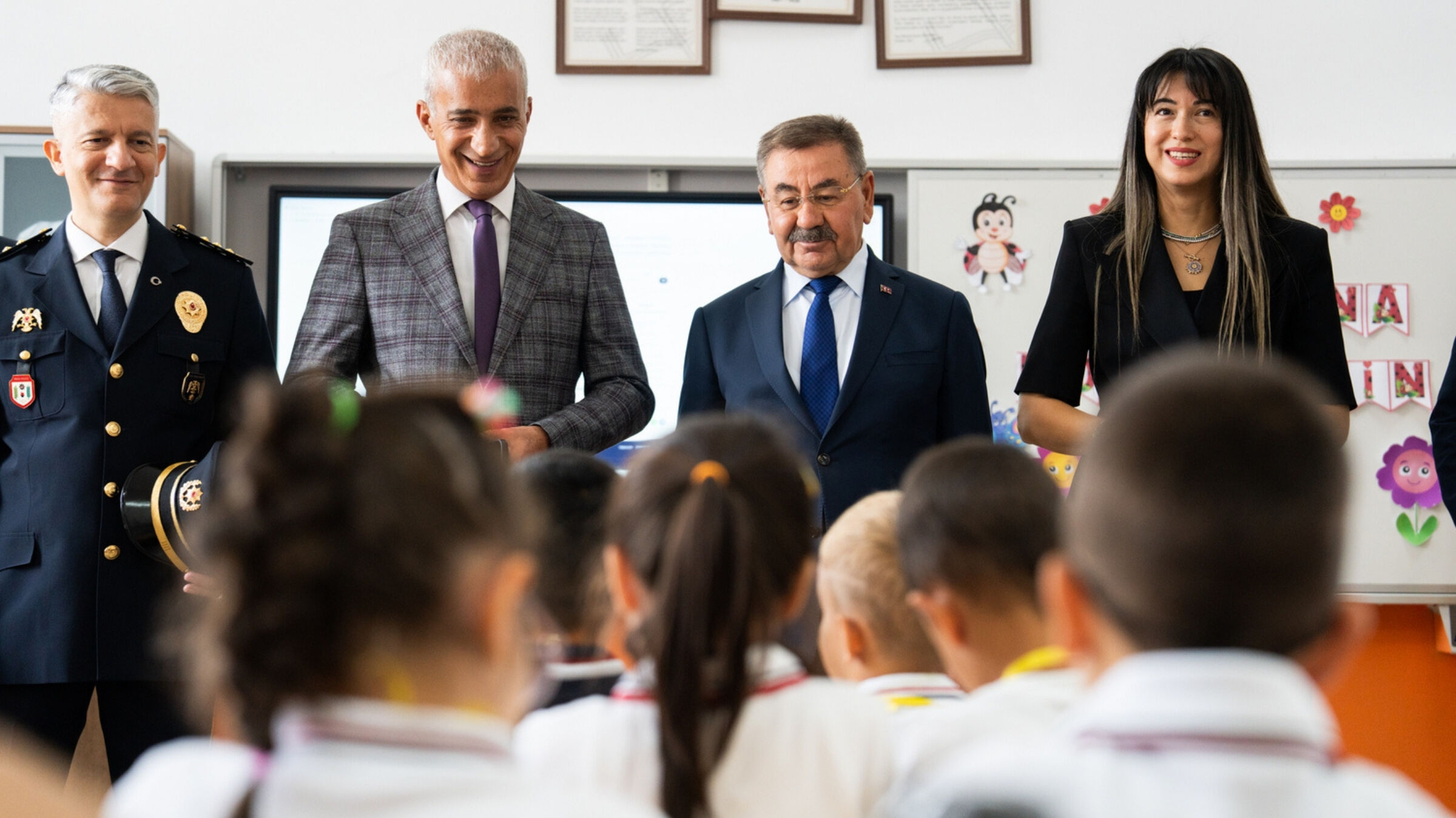Gölbaşı’nda Yeni Eğitim Yılının İlk Gününde Öğrencilere Ziyaret