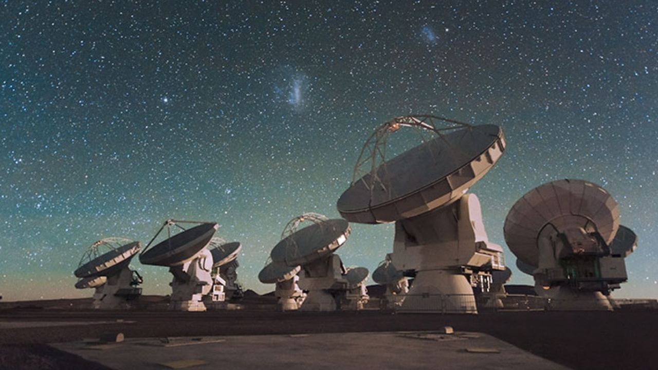 Radyo Astronomisi Görünmeyen Evrenin Haritasını Çıkarıyor