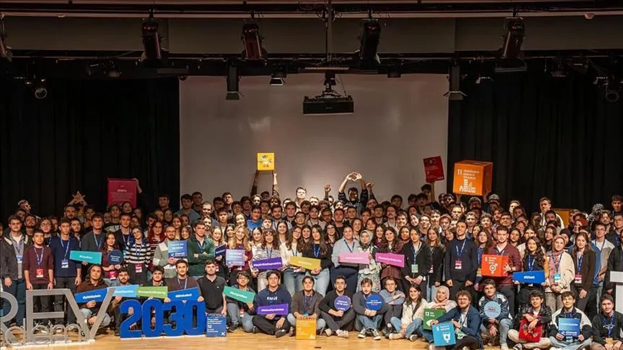 REV Burs Başvuruları Başladı: Üniversitelilere 9 Ay Boyunca Destek