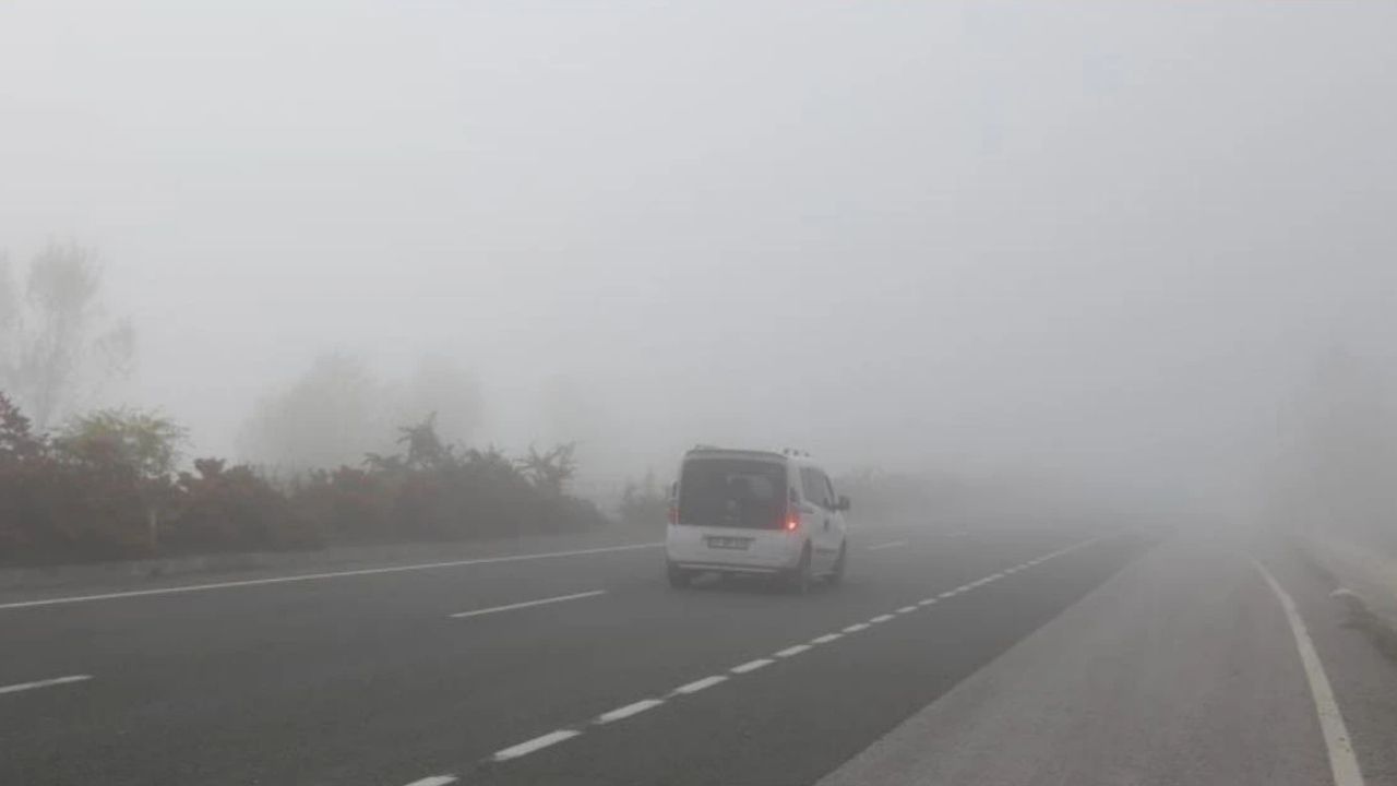 Kastamonu-Ankara Kara Yolunda Yoğun Sis Etkili Oluyor