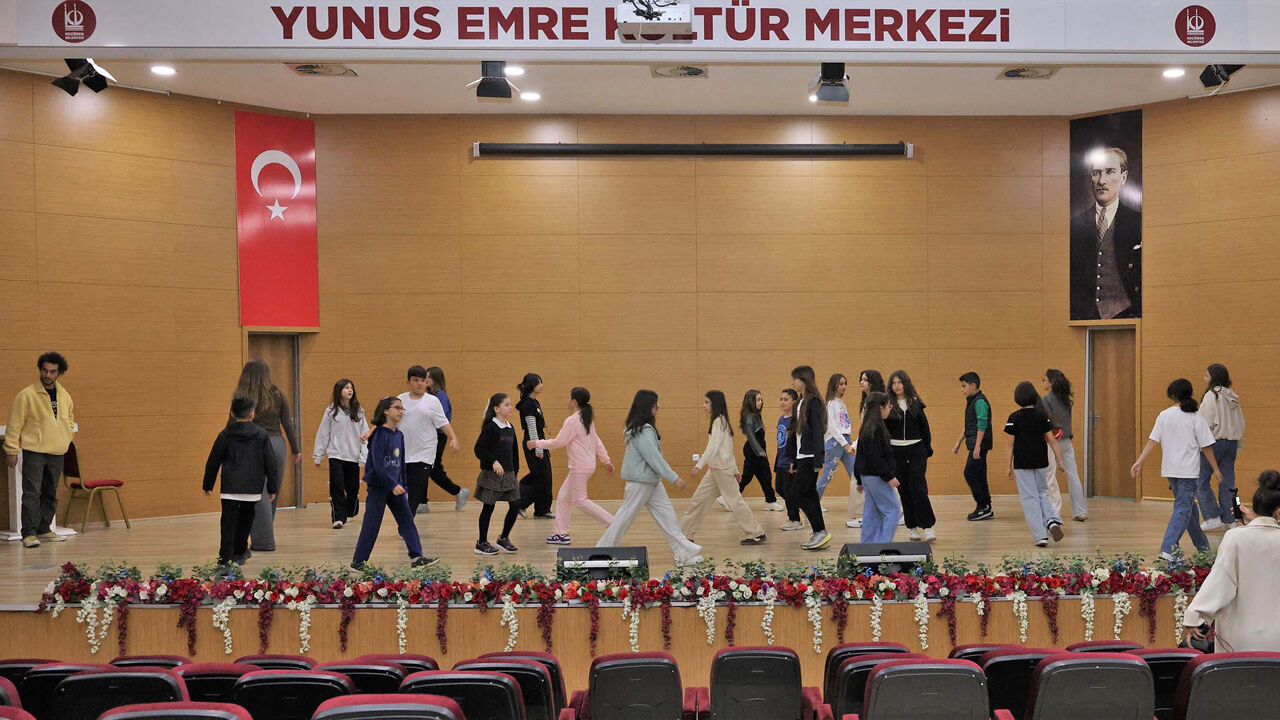 Keçiören’de 5 Ayrı Yaş Grubuna Ücretsiz Sahne Eğitimi: Kent Tiyatrosu’nda Dersler Başladı